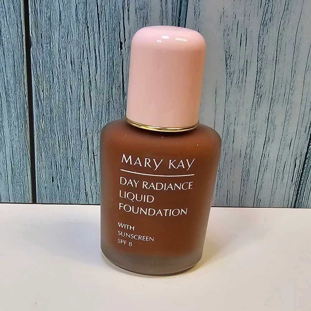 Mary Kay Day Radiance Liquid Foundation Mahogany‎ Bronze #5761 - NIB Old Stock